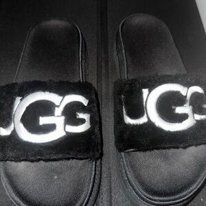 Ugg Slides